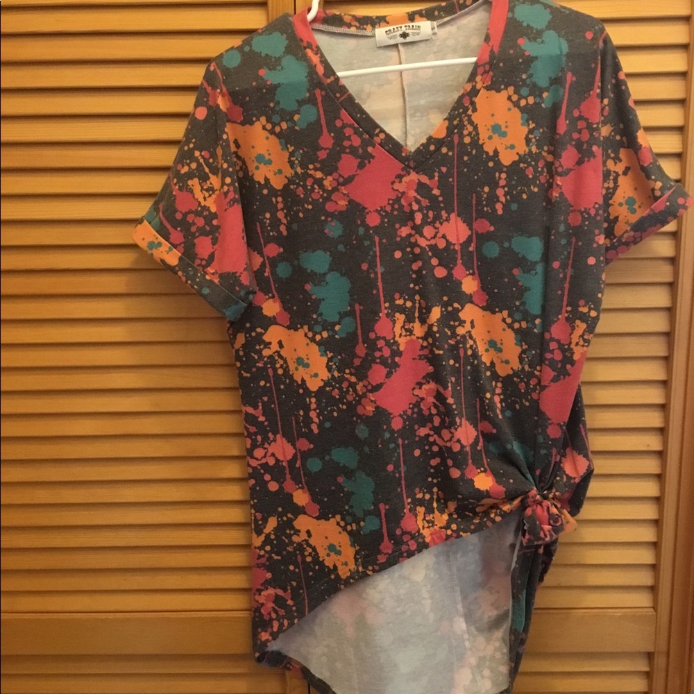 Fun paint splattered high low Tshirt